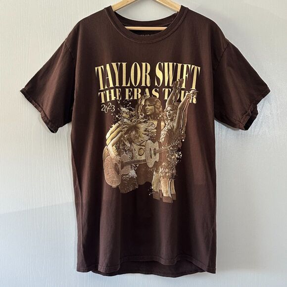 Taylor‎ Swift Womens Eras Tour Fearless Album Tee 2023 Official Merch Size Large - Picture 1 of 5